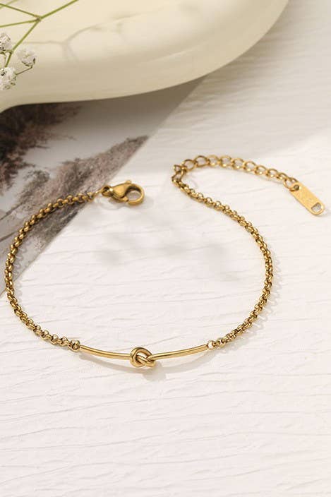 TITANIUM STEEL NON-TARNISH KNOT BRACELET | 40B116