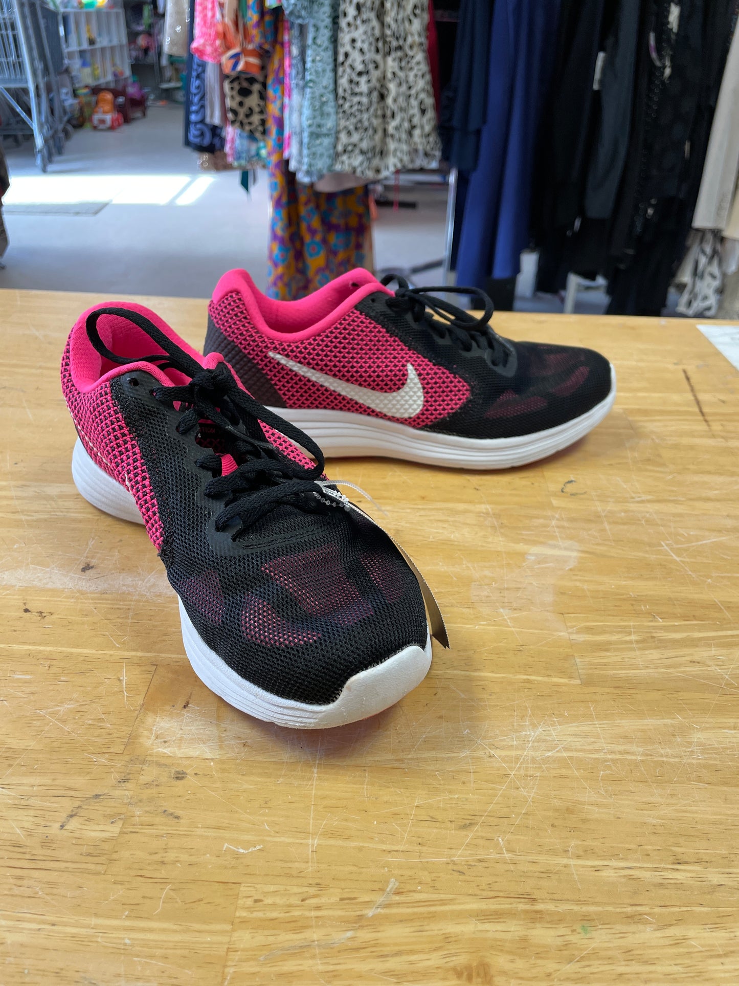 pink nike Shoes Sneakers, 7.5 *