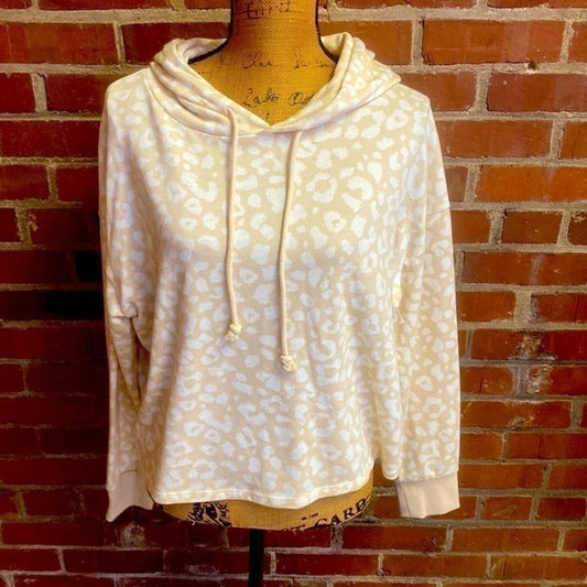(1107) Super Comfy Neutral Cheetah Crop sweatshirt, Medium
