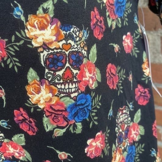 (1105) DAY of the dead perfect tee, NWT, Oversized Small